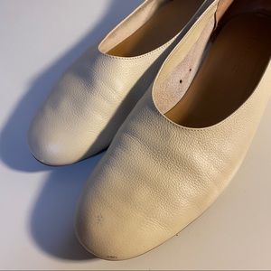 Everlane Day Glove Flats in Cream